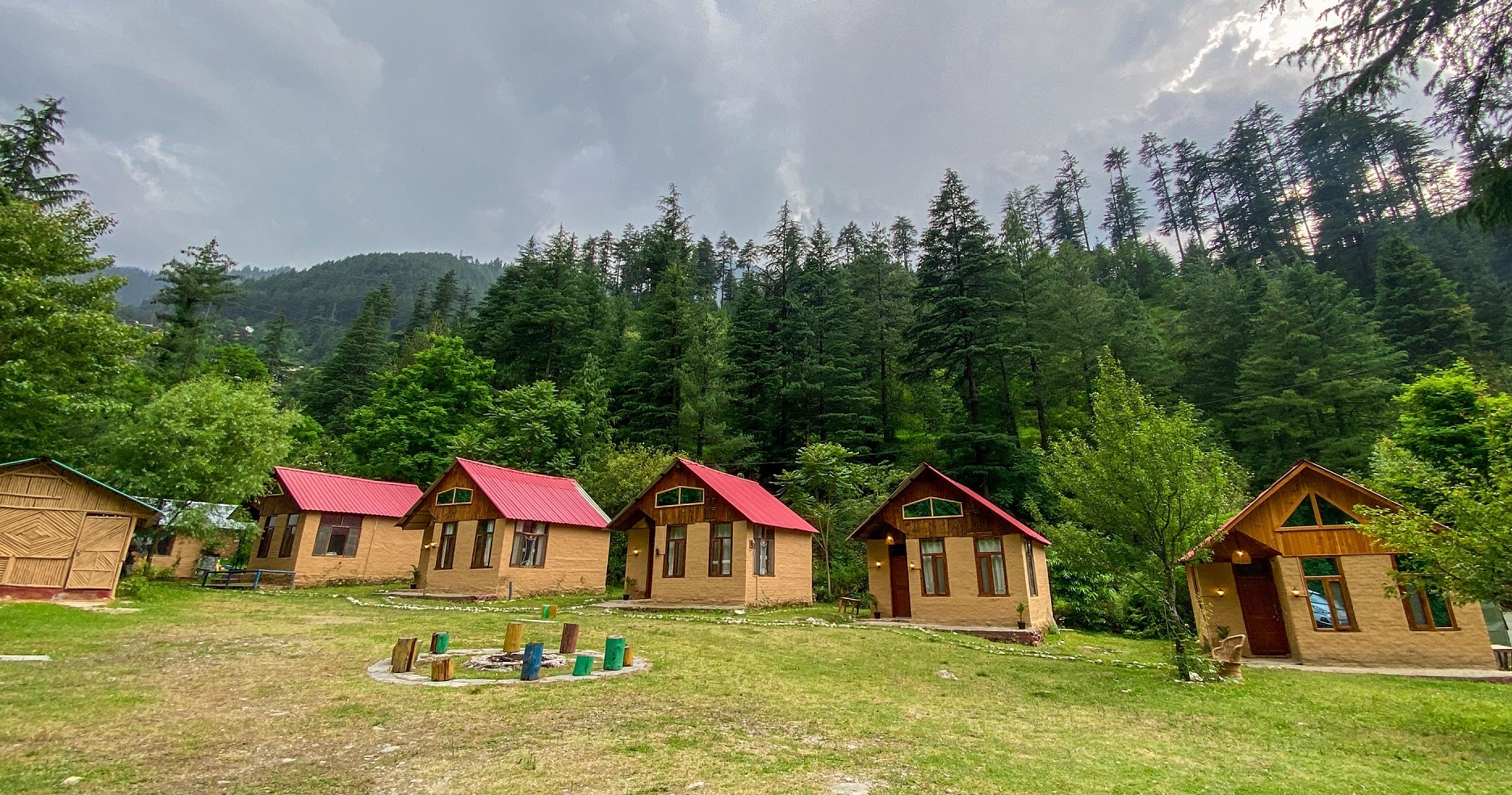 Whoopers Hostel, Jibhi